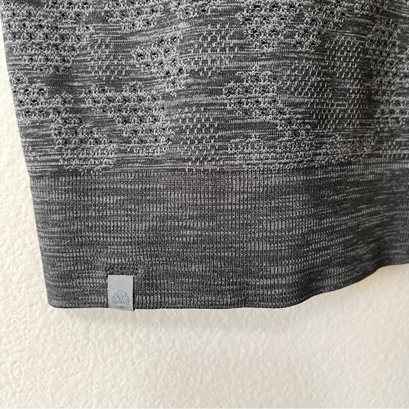 Lululemon Women’s Size 4 Breeze By Muscle Tank Polar Spots Titanium/Black Run - Picture 8 of 8